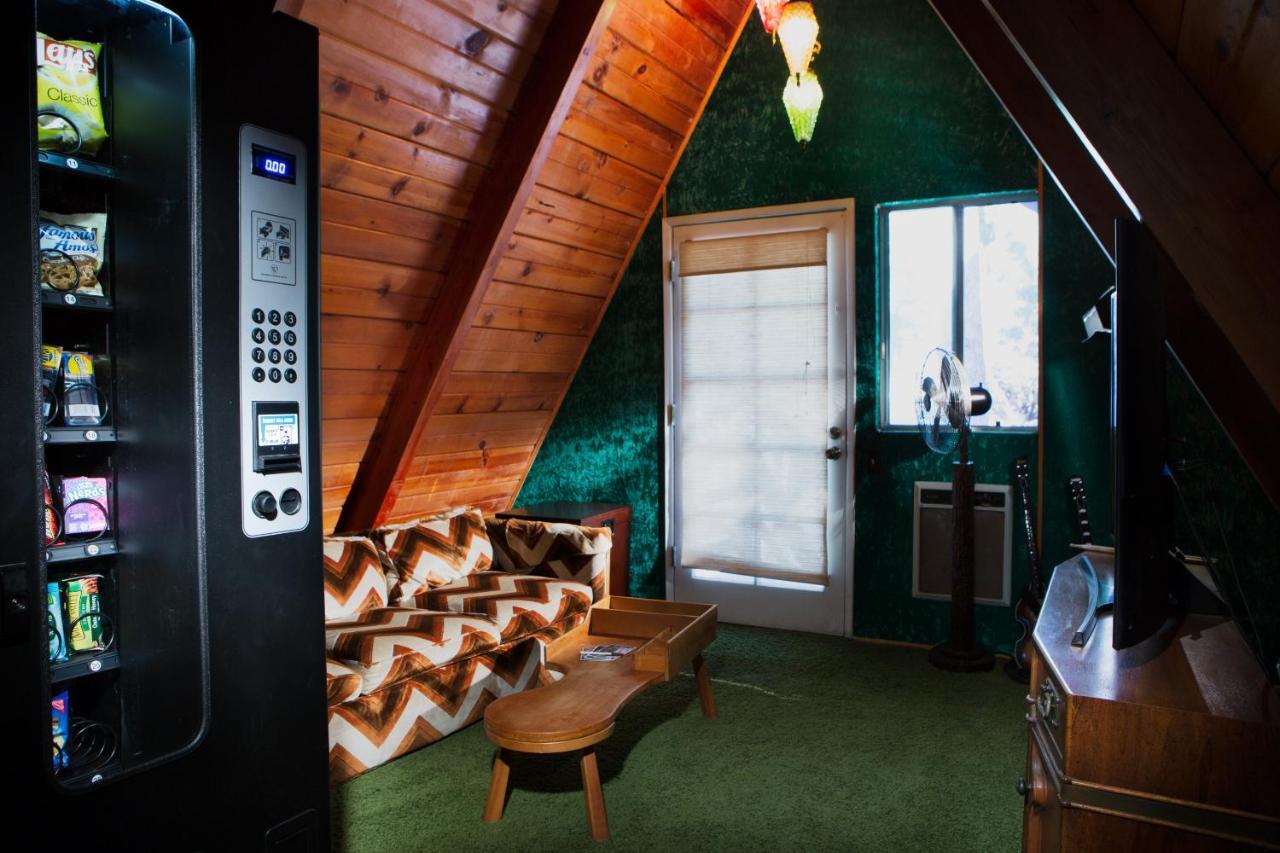 Hicksville Pines Chalets & Motel Idyllwild Kültér fotó