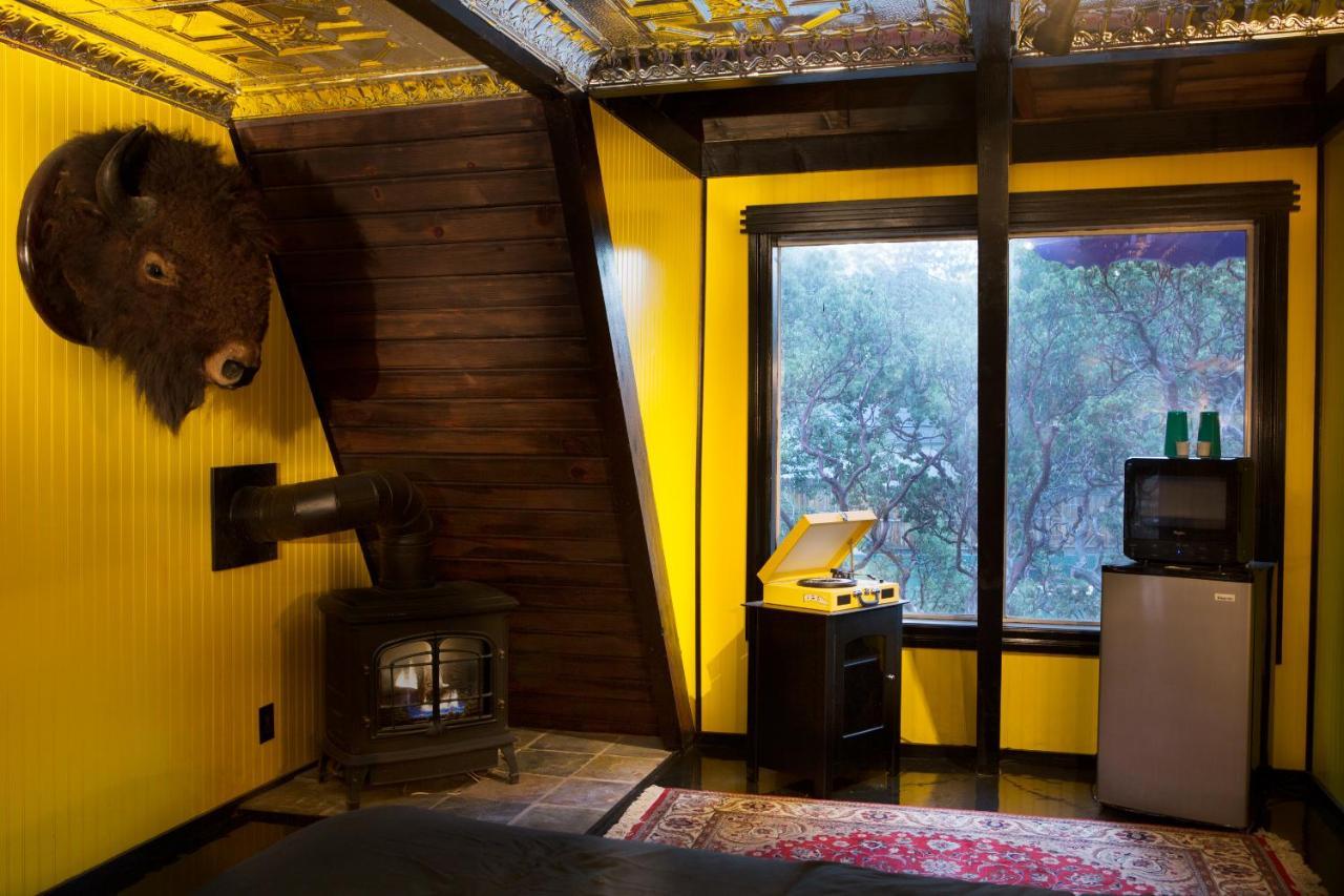 Hicksville Pines Chalets & Motel Idyllwild Kültér fotó